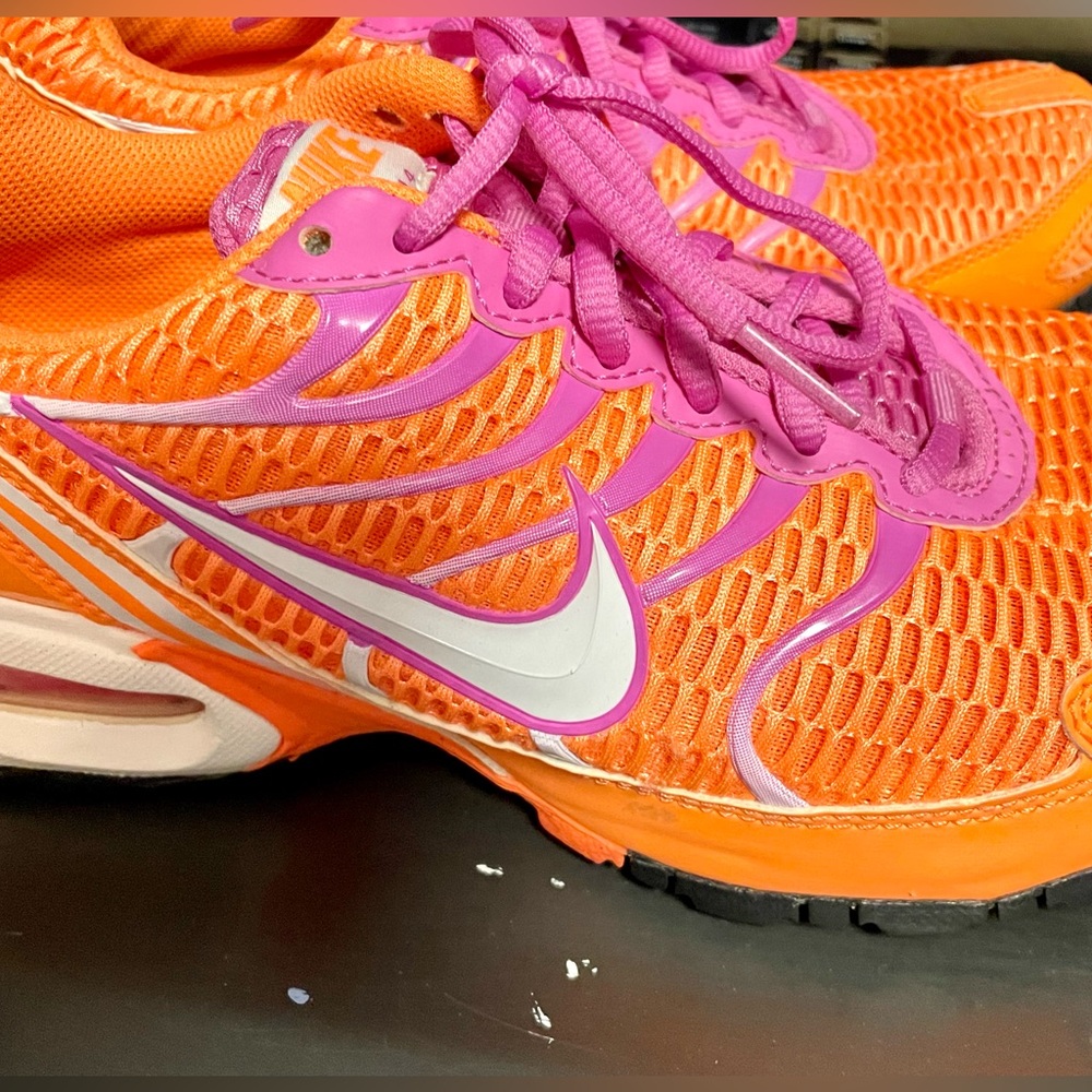 Nike Max Air Torch 4 Women's running shoes size 9.5 orange/pink